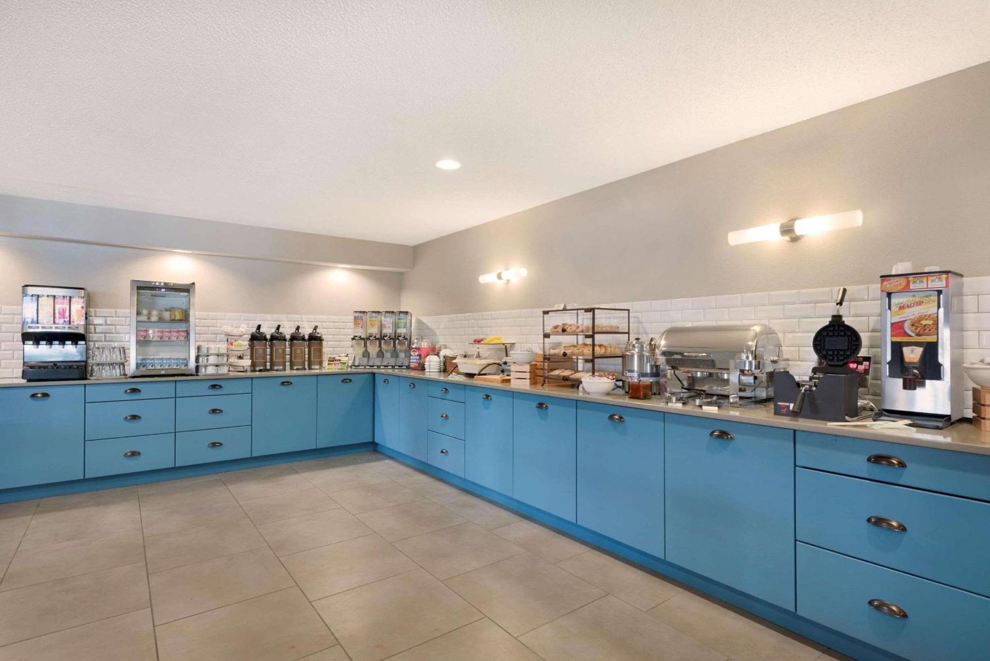 Country Inn & Suites By Radisson, Chippewa Falls, Wi Esterno foto