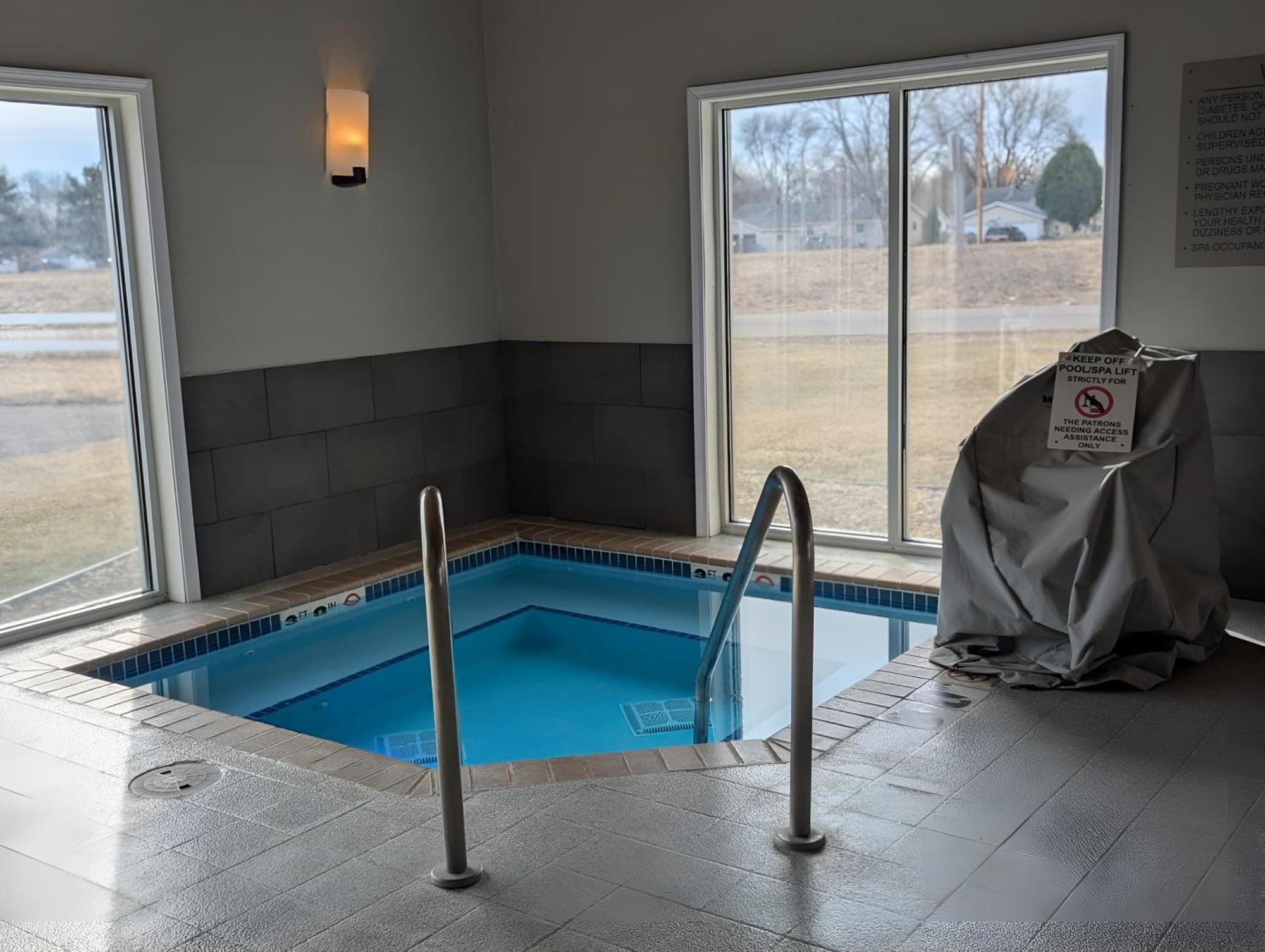 Country Inn & Suites By Radisson, Chippewa Falls, Wi Esterno foto