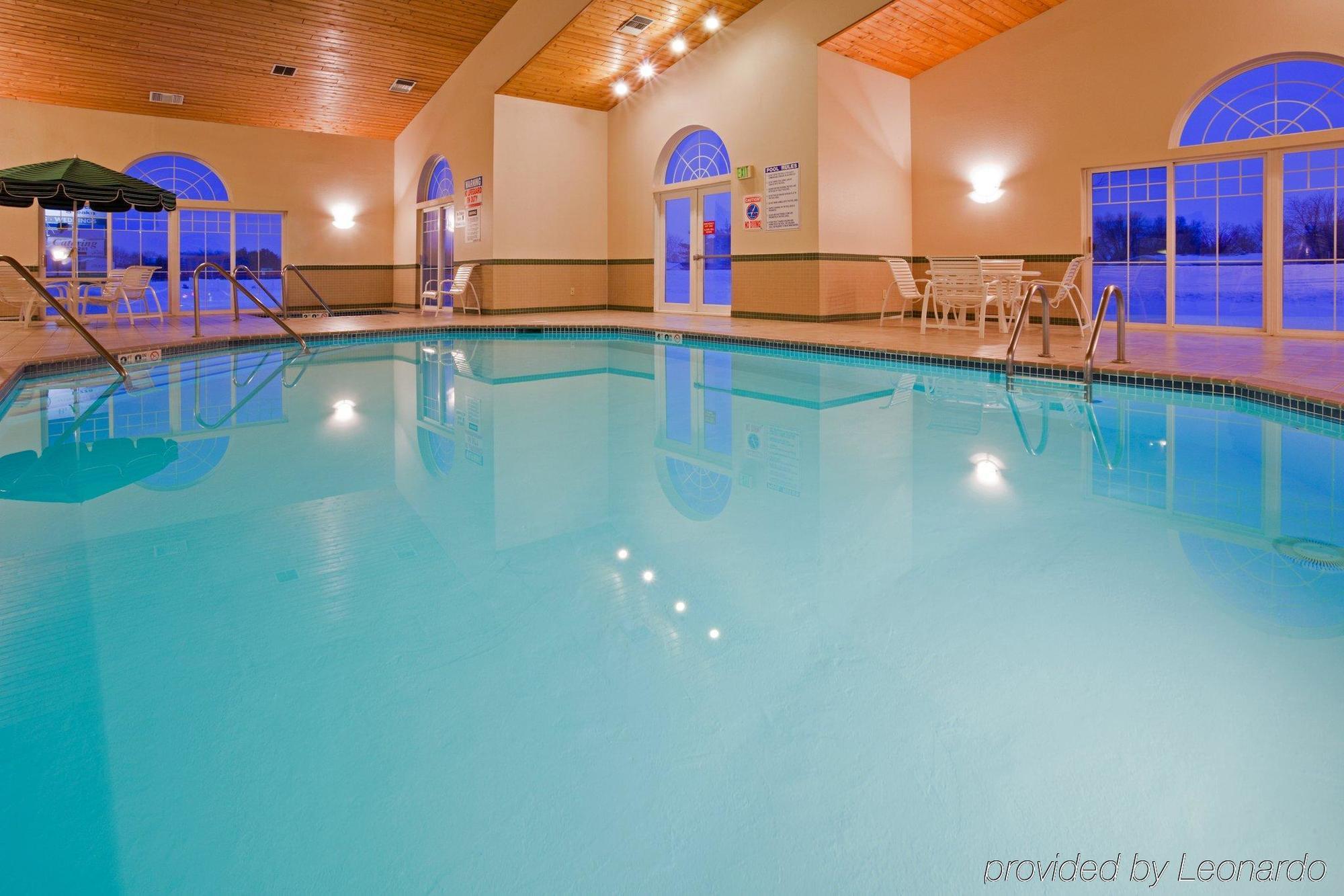 Country Inn & Suites By Radisson, Chippewa Falls, Wi Esterno foto